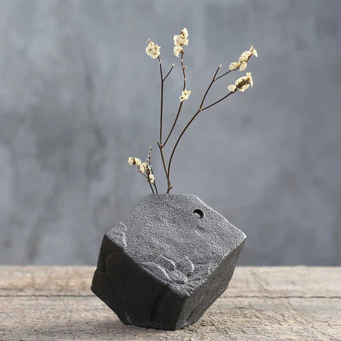 Stoneware arrangement vase